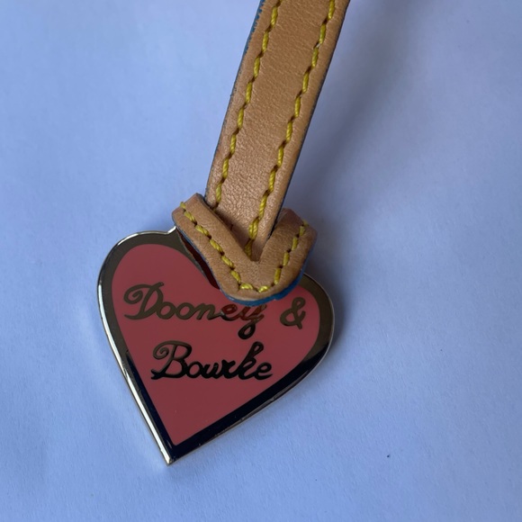 Y2K Dooney & Bourke purse in GREAT condition - Picture 4 of 5